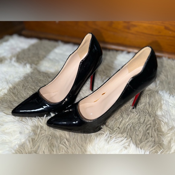 Saint G Shoes - Black Patent Leather Women's Pumps with Red Bottoms